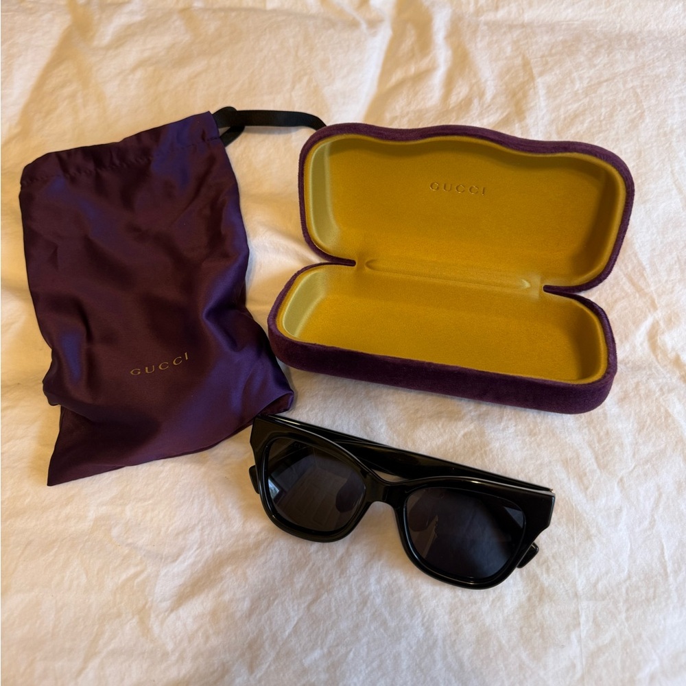 Gucci Black cat eye Sunglasses
